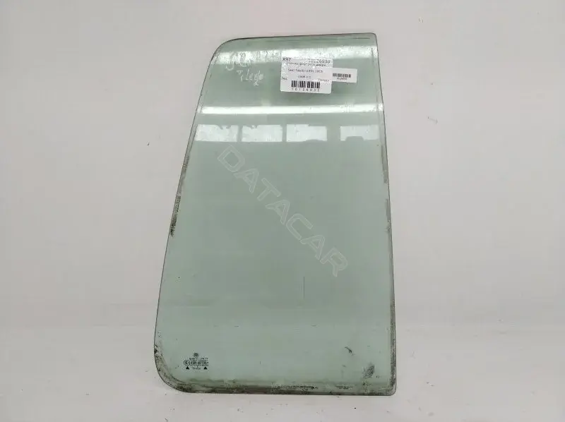 Форточка задняя правая 10126930