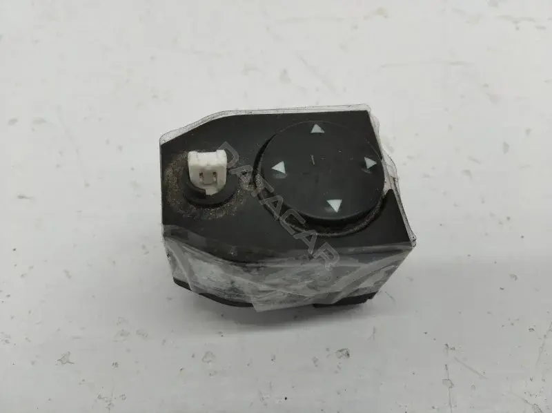 Джойстик регулировки зеркал 8d0959565a