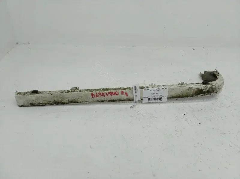 Ус под фару 10118932