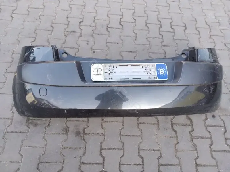 Задний бампер 10111992