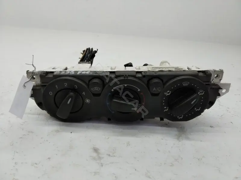 Блок управления климат-контролем 7M5T19980AA