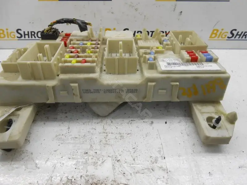 Блок предохранителей 7M5T14A073BB