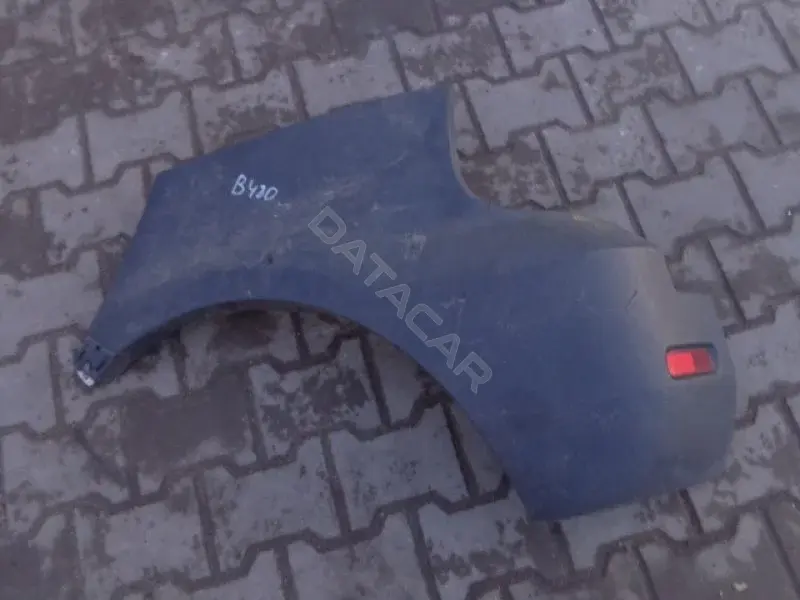 Задний бампер 10104048
