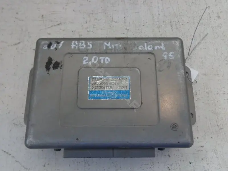 Блок управления двигателем MB663282