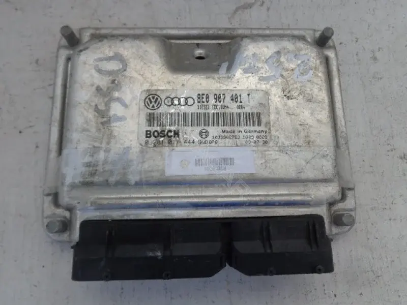 Блок управления двигателем 8EO907401T