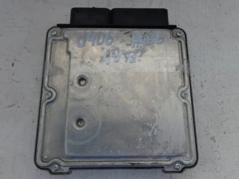 Блок управления двигателем O3G906016CJ