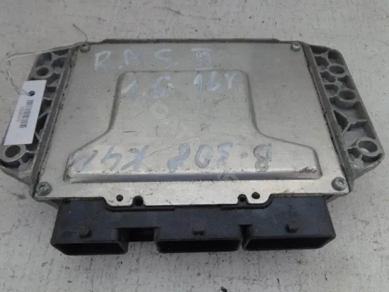 Блок управления двигателем 8200509516