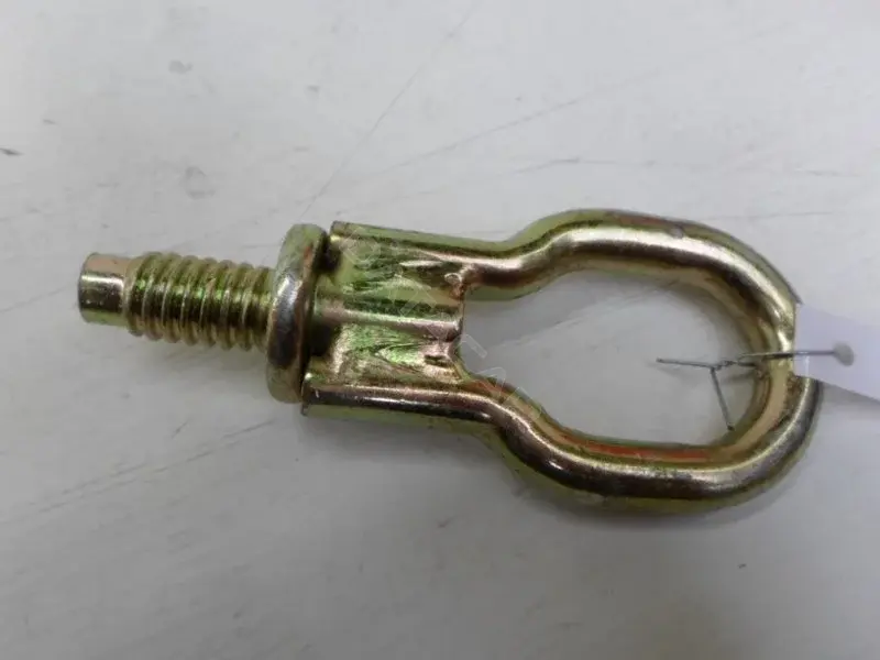 Крюк буксировочный 1674282