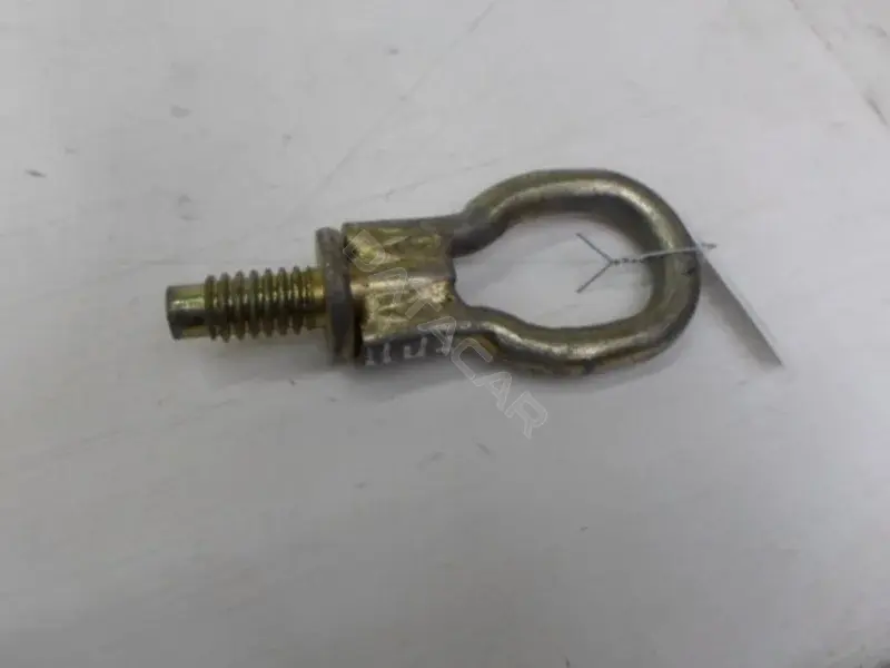 Крюк буксировочный 1674282