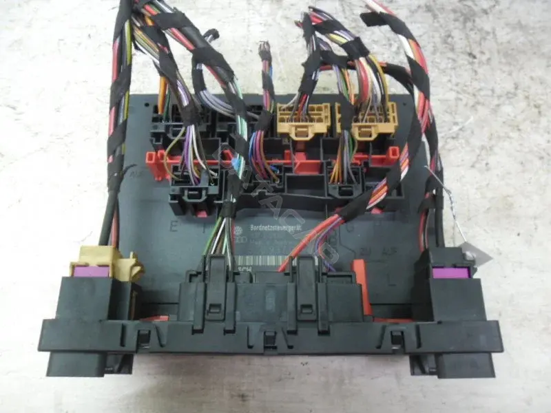 Блок управления BCM 3СО937049Е