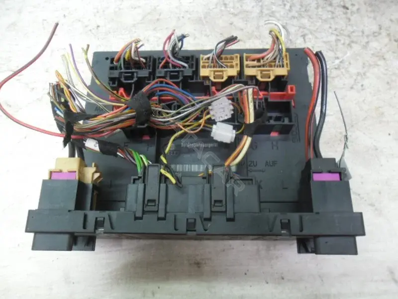Блок управления BCM 3СО937049A