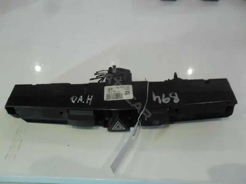 Кнопка аварийки 10056480