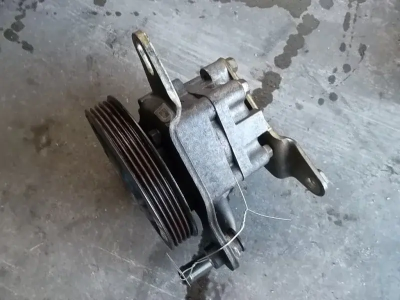 Насос гидроусилителя руля B26K32650B