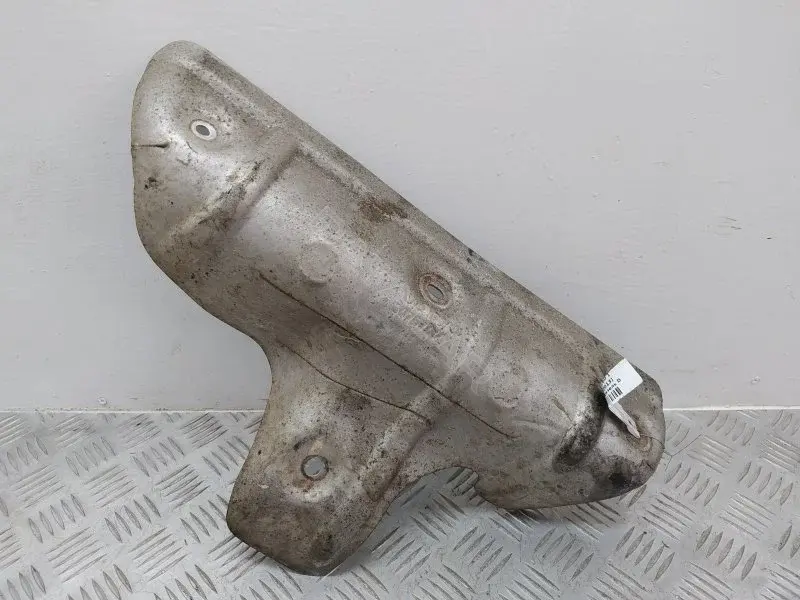 Тепловой экран глушителя 30757440