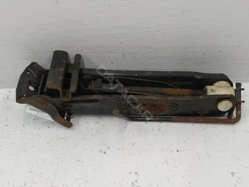 Домкраты 2S6117080AA