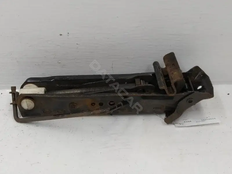 Домкраты 8V2117080AA