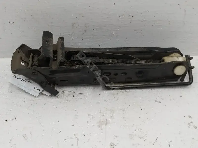Домкраты 2S6117080AA