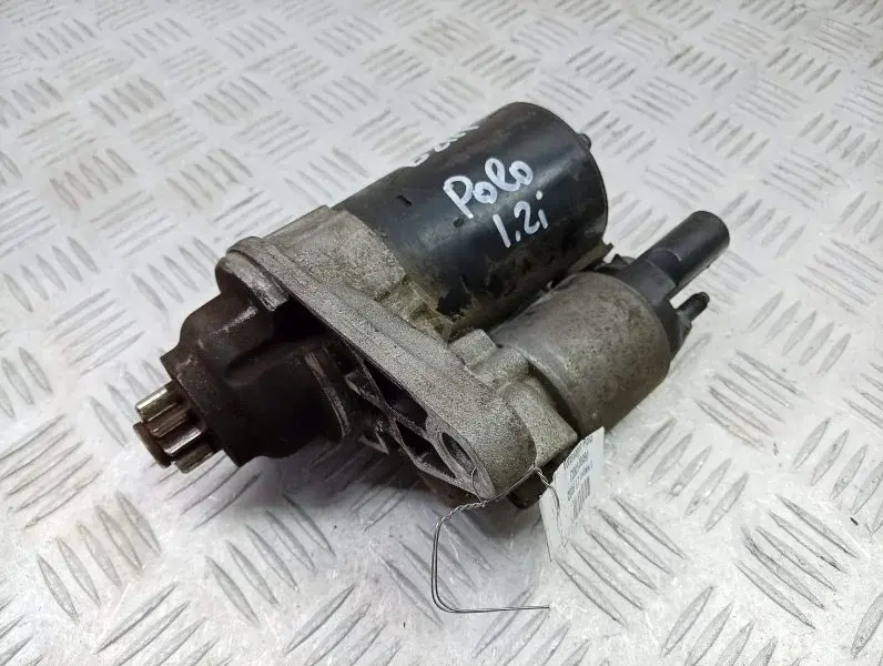 Стартер 021911023R