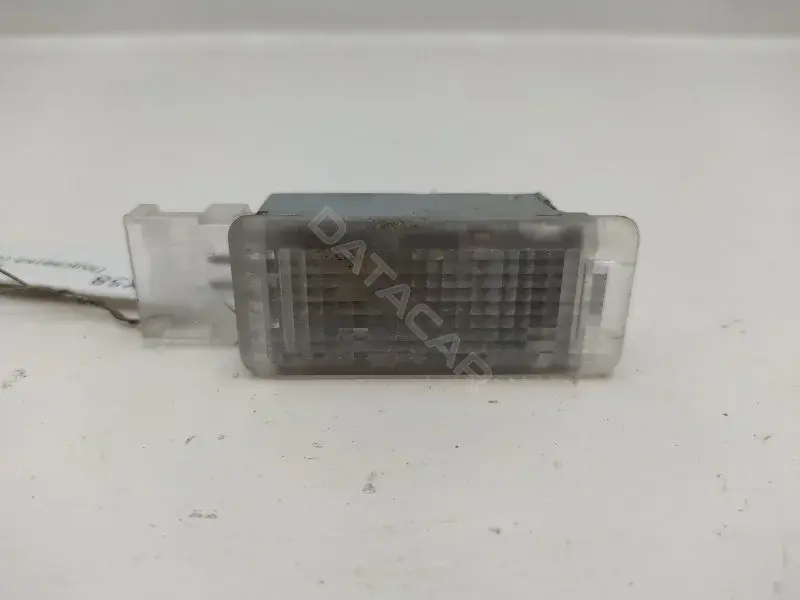 Плафон освещения салона 6L0947565