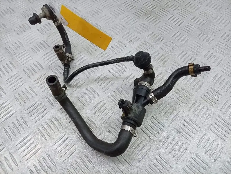 Трубка вакуумного насоса 06B133783F