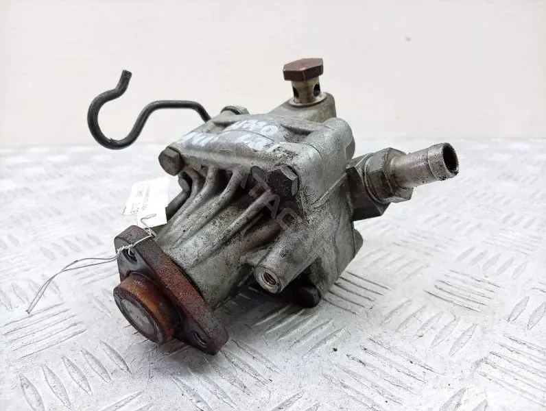 Насос гидроусилителя руля 8D0145156