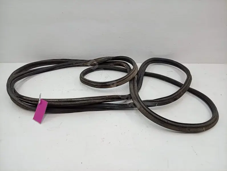 Уплотнитель двери BK31-V437N00-AH