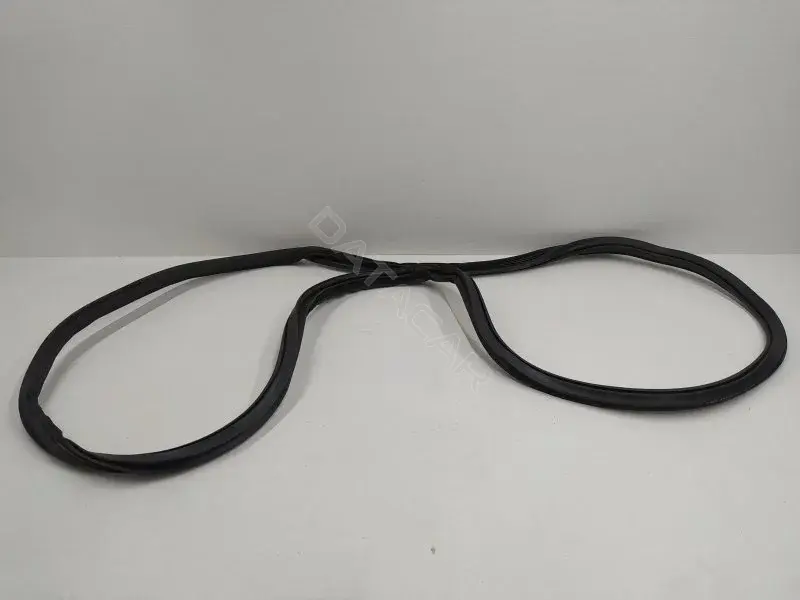 Уплотнитель двери 80A831721B