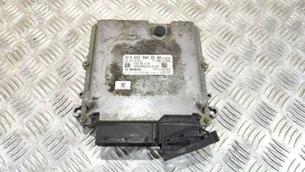 Блок управления двигателем 0281031326, A6229000500