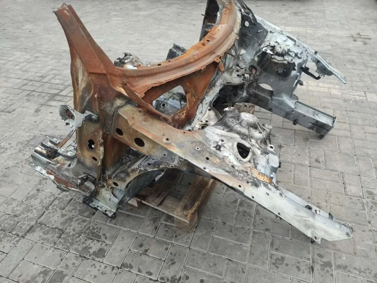 Лонжерон 67139950