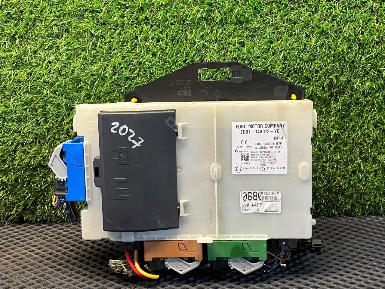Блок предохранителей 7G9T-14A073-YC