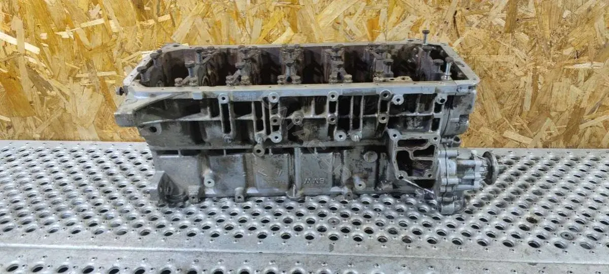 Блок цилиндров 25 6S 3