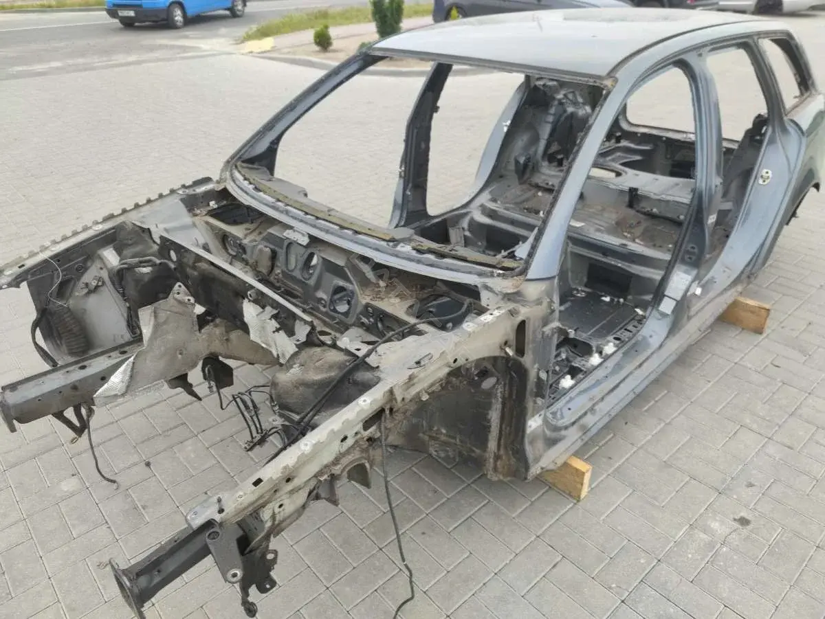 Лонжерон 82272581