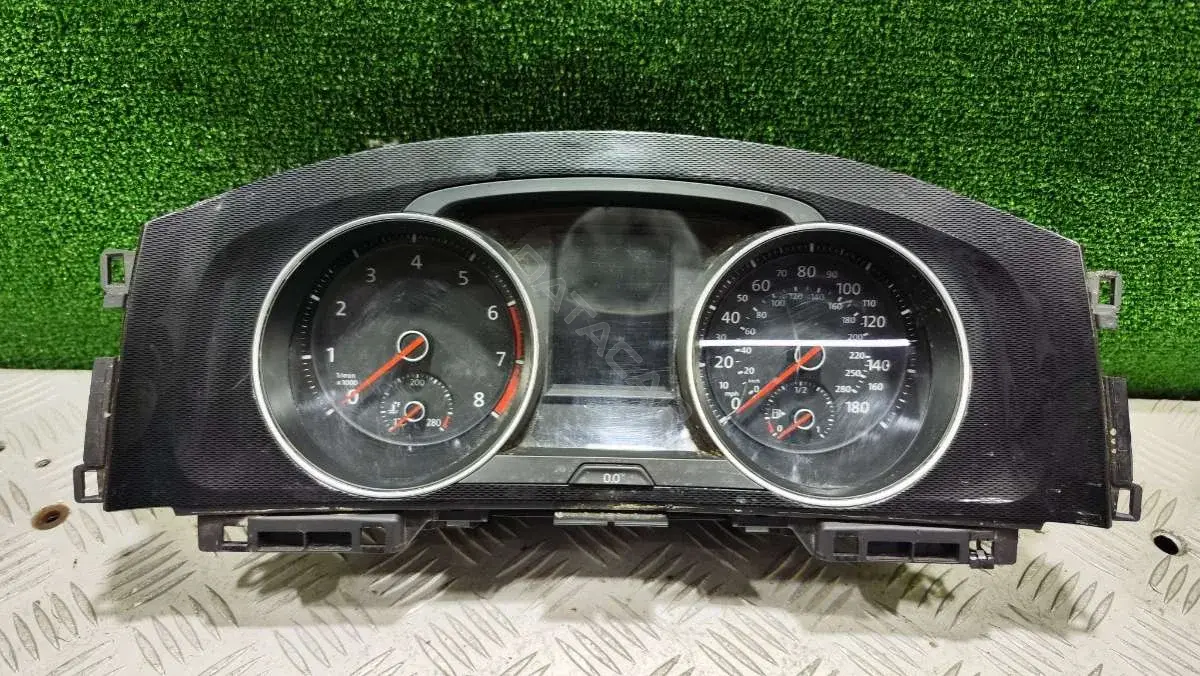 Панель приборов 5G1920856A, GTI