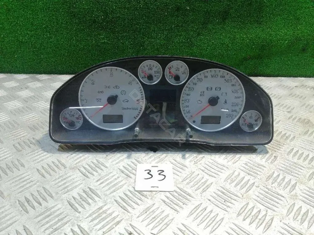 Панель приборов 4B0920935D