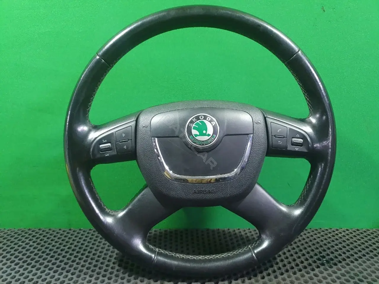 Руль 103722393