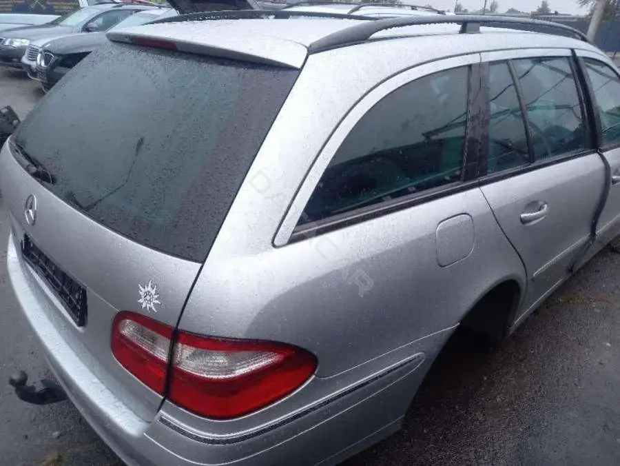 Крыло заднее правое 31230519