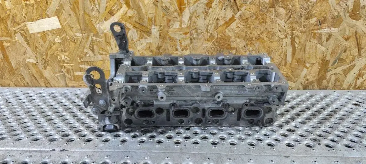 Головка блока цилиндров R 651 016 02 01