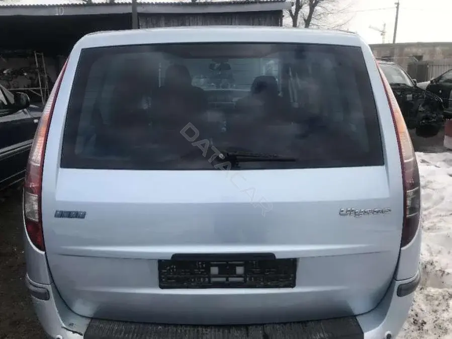 Крышка багажника 065547