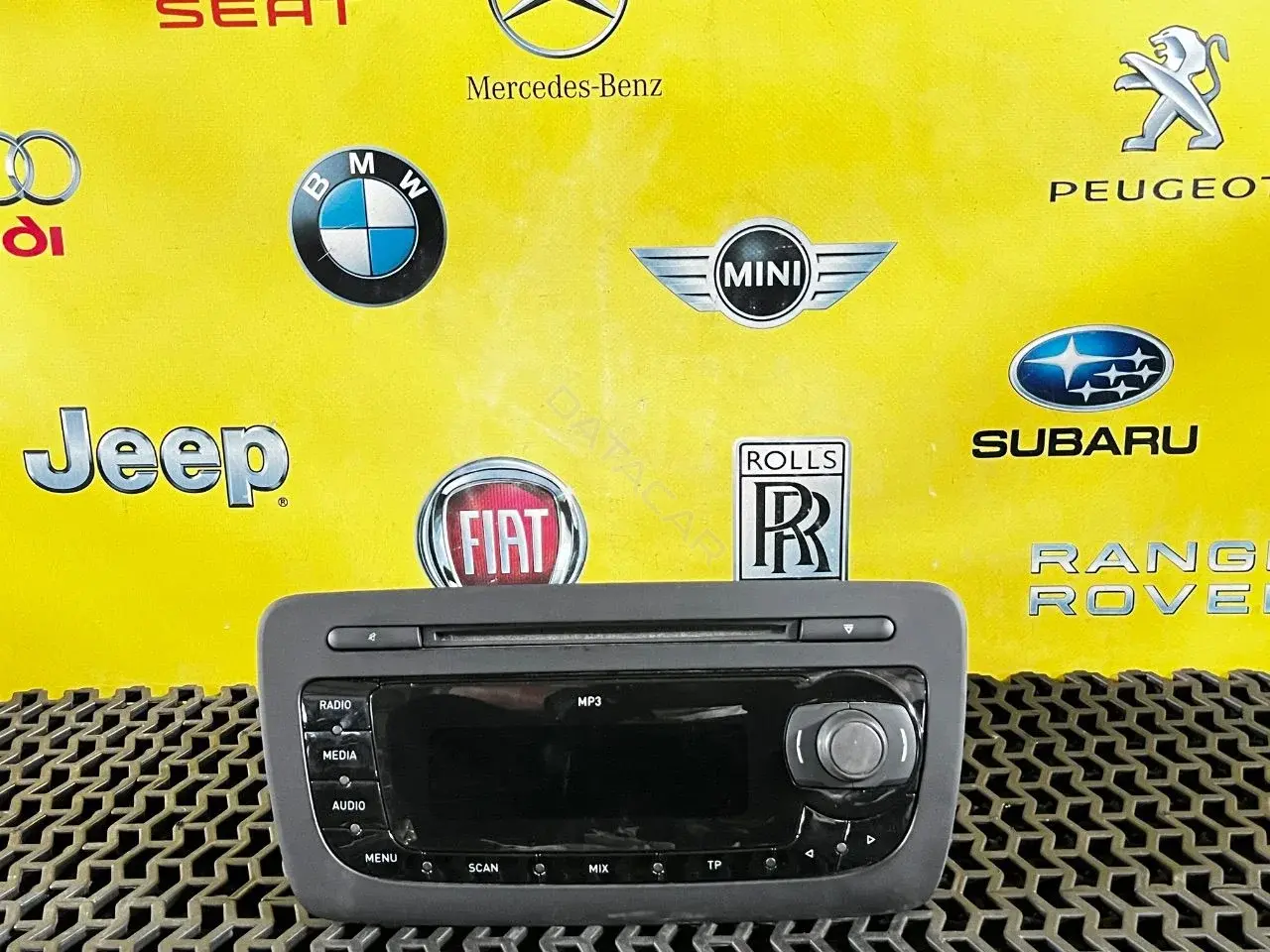 Магнитола 6J1035153G