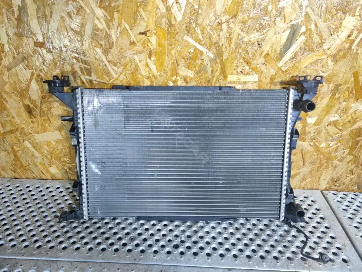 Радиатор охлаждения 8K0 121 251 R