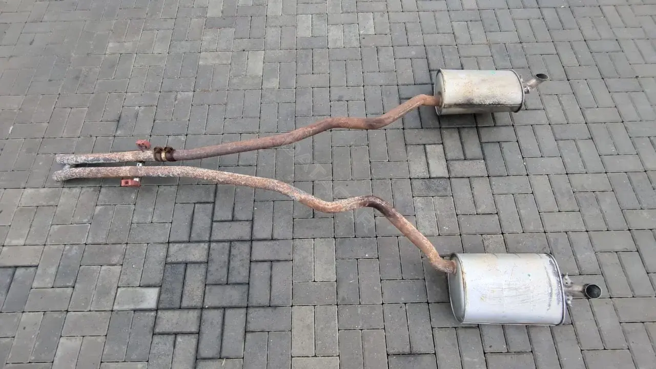 Глушитель выхлопных газов 2 248 032, 2 248 033