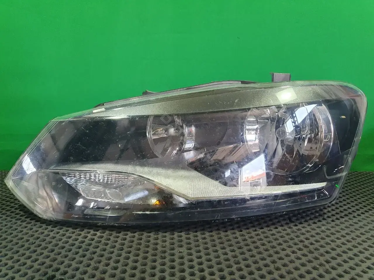 Фары 1EE 247 051-01, 6R1 941 007 E
