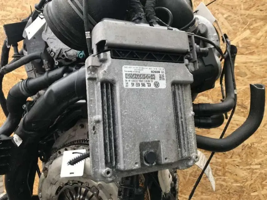 Блок управления двигателем 0 281 014 984, 03L 906 022 AC