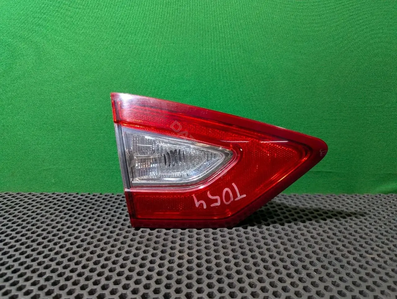 Задние фонари DS73 13A603 AF