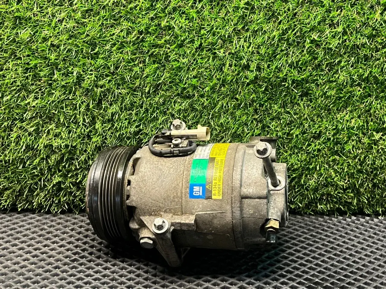 Компрессор кондиционера 13124749, 6570276