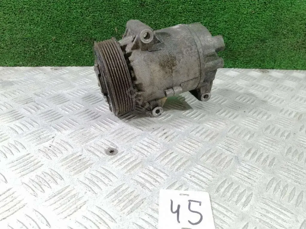Компрессор кондиционера 8200457418