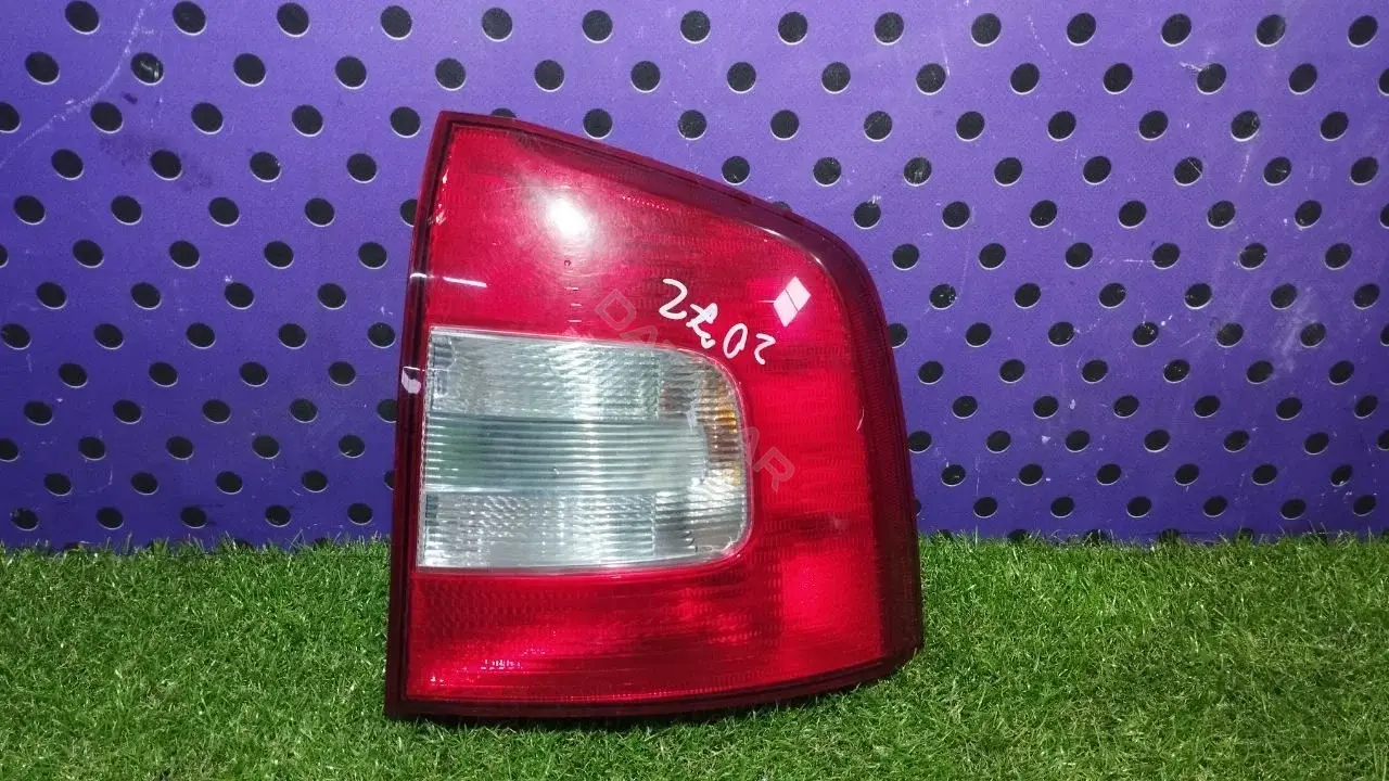 Задние фонари 1Z9 945 096 A, 1Z9 945 258