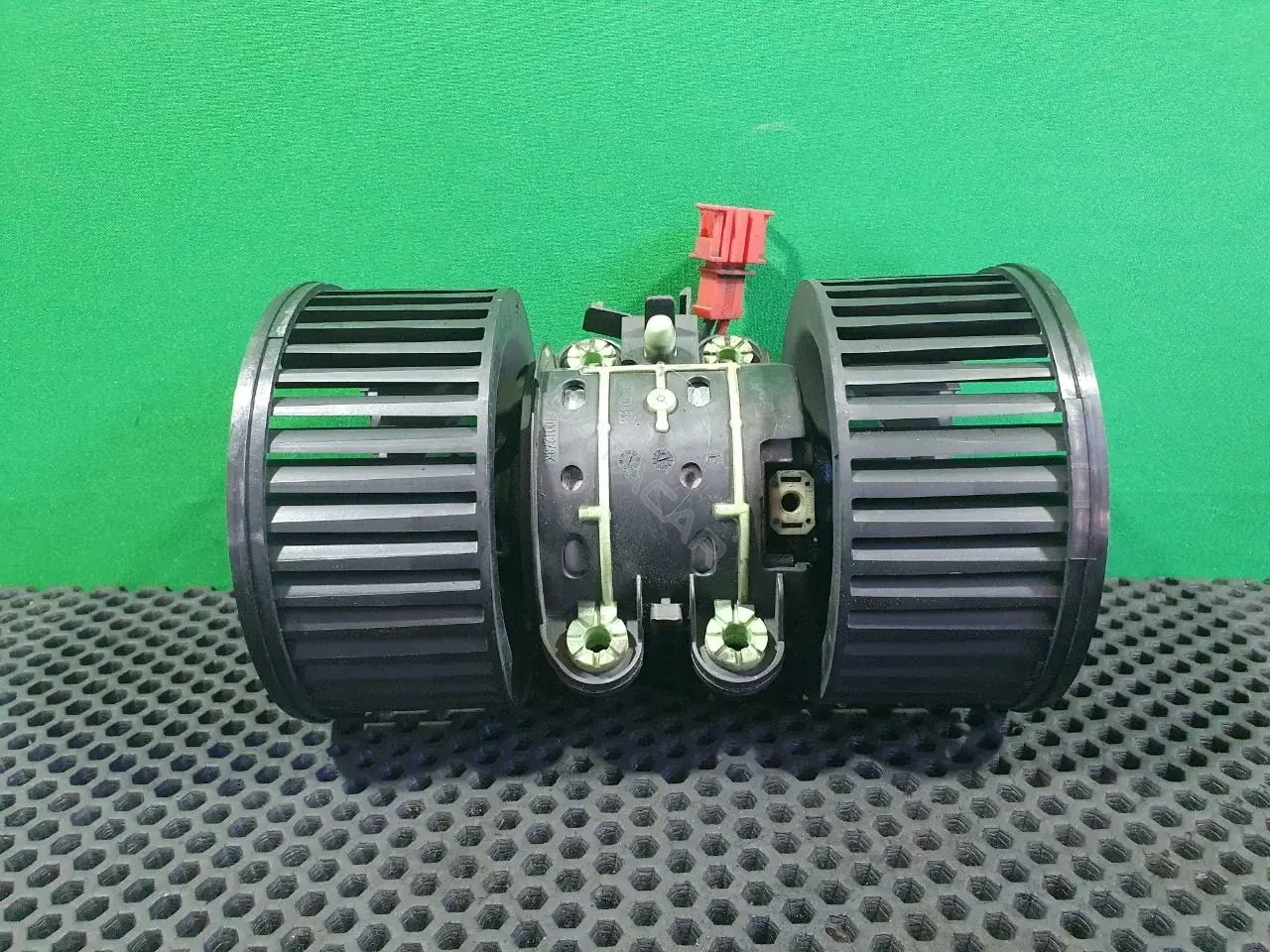 Моторчик печки T1001278K