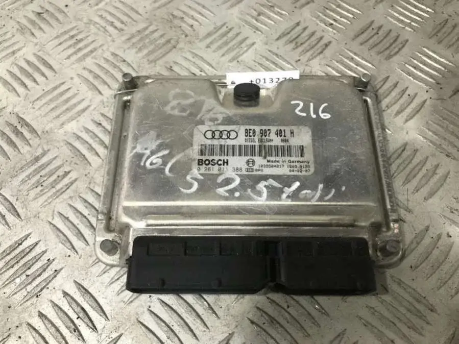 Блок управления двигателем 0 281 011 388, 8E0 907 401 H