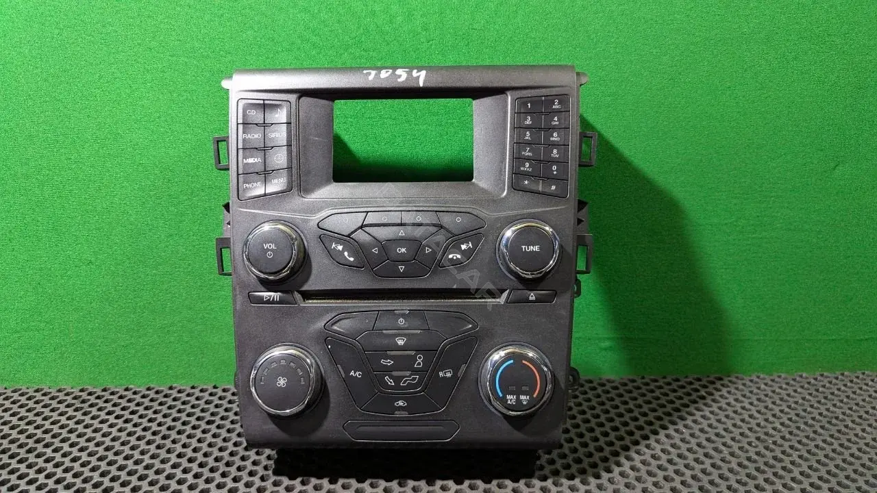 Блок управления климат-контролем GS7T 18E243 EC